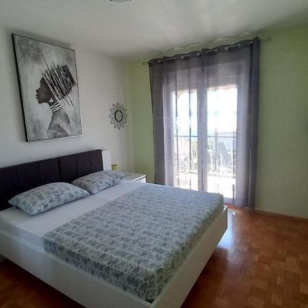 Apartman Marta Podstrana Bagian luar foto