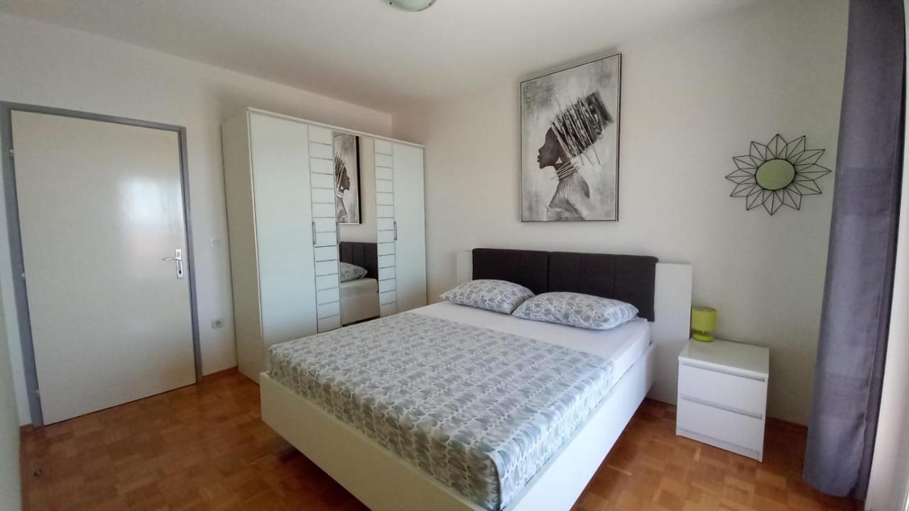 Apartman Marta Podstrana Bagian luar foto