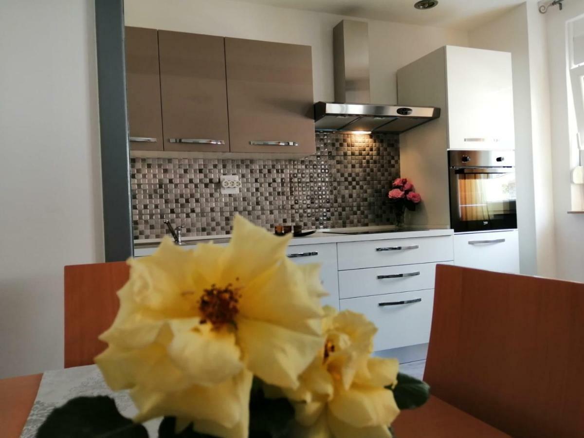 Apartman Marta Podstrana Bagian luar foto